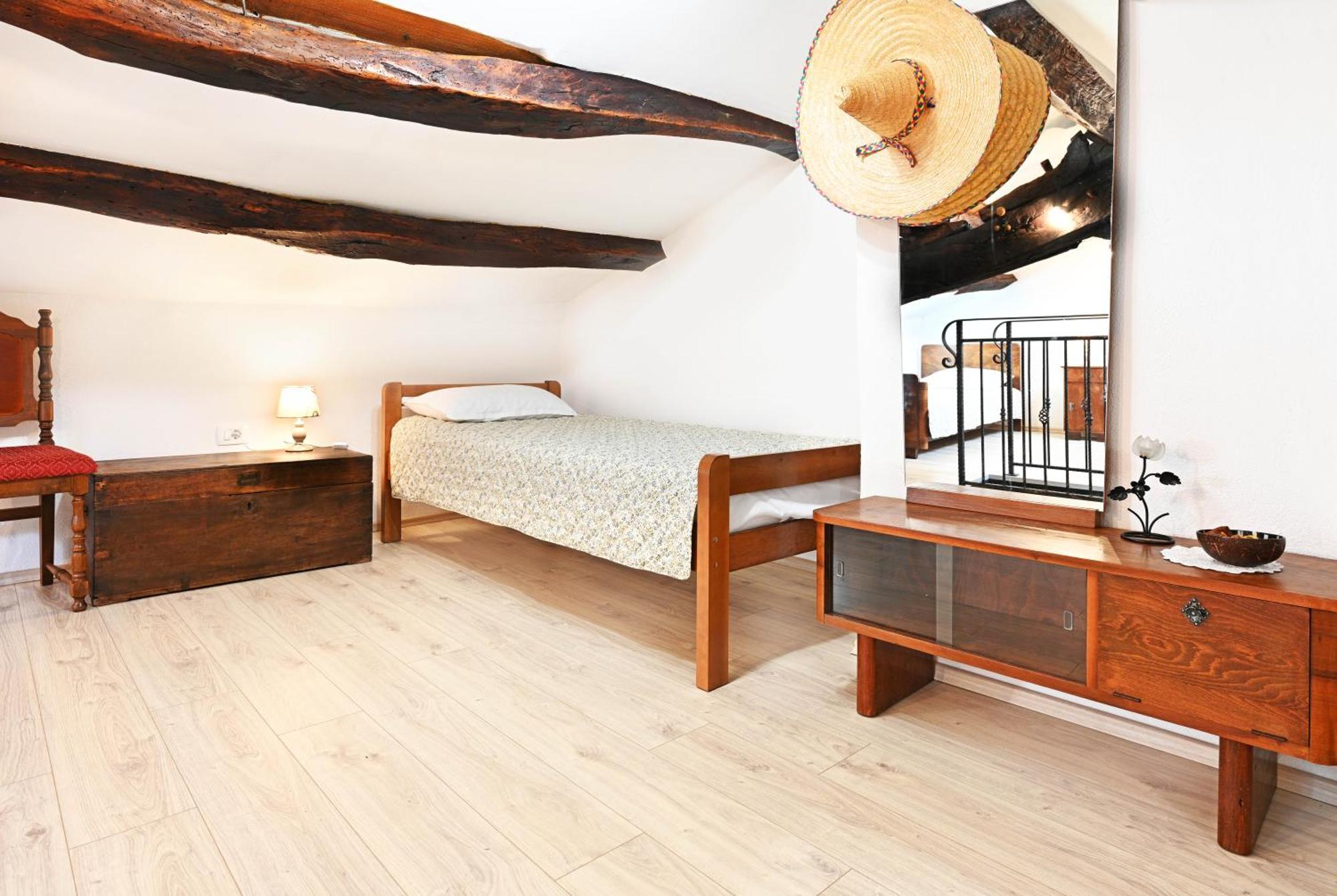 Apartman Studio Baladur Roč Exterior foto